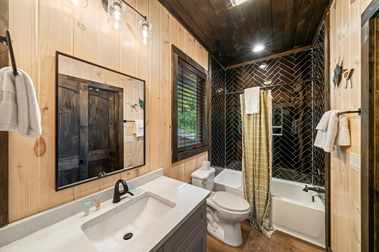 Cozy Cove Retreat W Lake View Hot Tub Firepit Dandridge Bagian luar foto