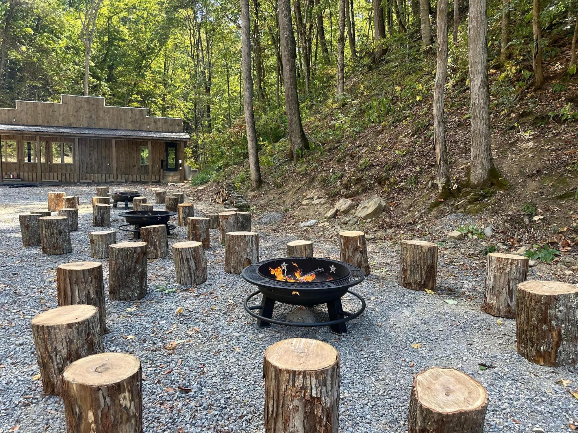 Cozy Cove Retreat W Lake View Hot Tub Firepit Dandridge Bagian luar foto